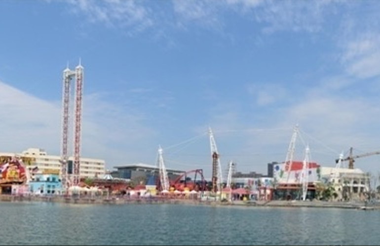 武漢歡樂谷人工湖