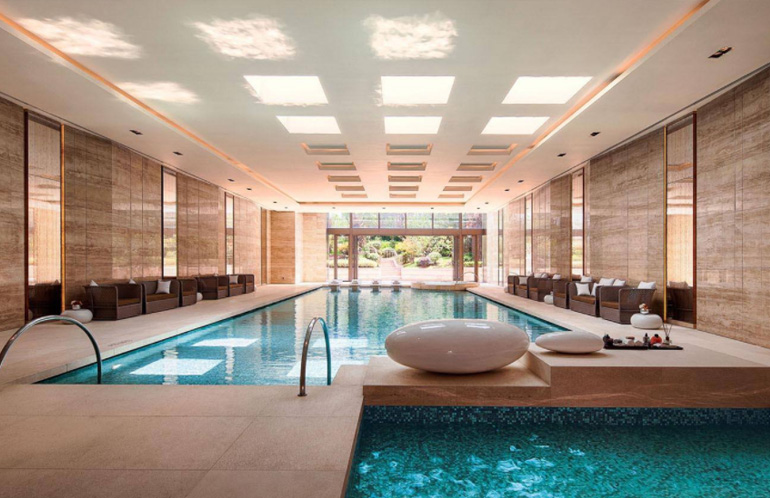 深圳潤府一期會所室內(nèi)游泳池