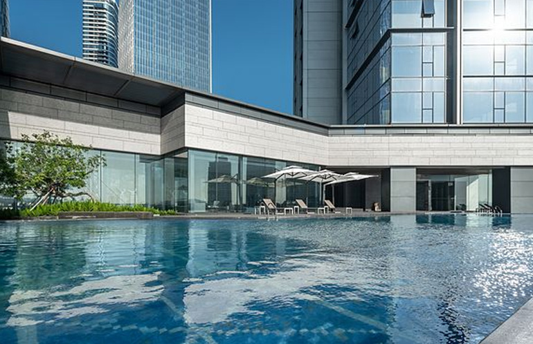 深圳前海鴻榮源游泳池